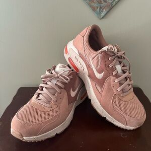 Pink Womens Nike size 7.5 tennis shoes